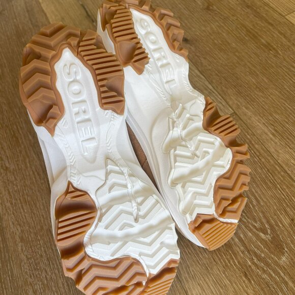 Women's Kinetic™ Breakthru Caribou Sneaker Boot [NEW] - Picture 2 of 6